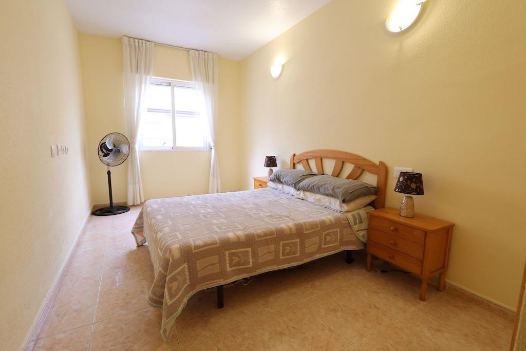 2 Bed Middle Floor Apartment in Parque de las Naciones