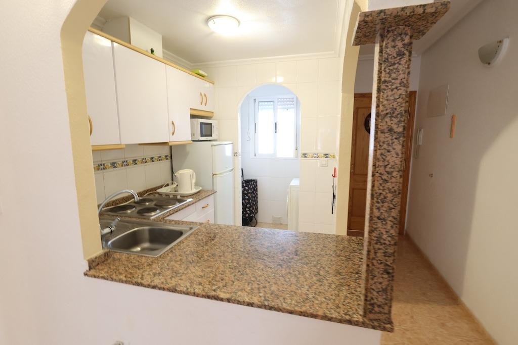 2 Bed Middle Floor Apartment in Parque de las Naciones