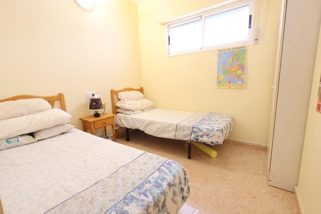 2 Bed Middle Floor Apartment in Parque de las Naciones