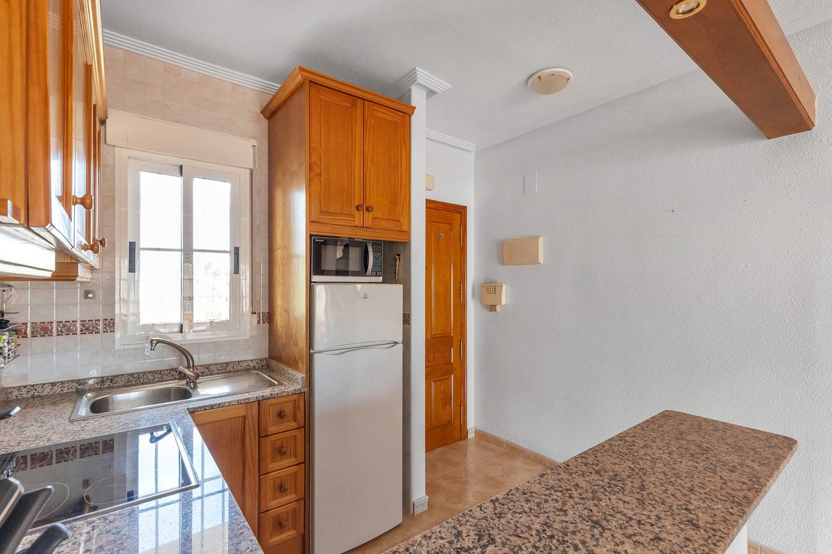 2 Bed Middle Floor Apartment in Villamartin