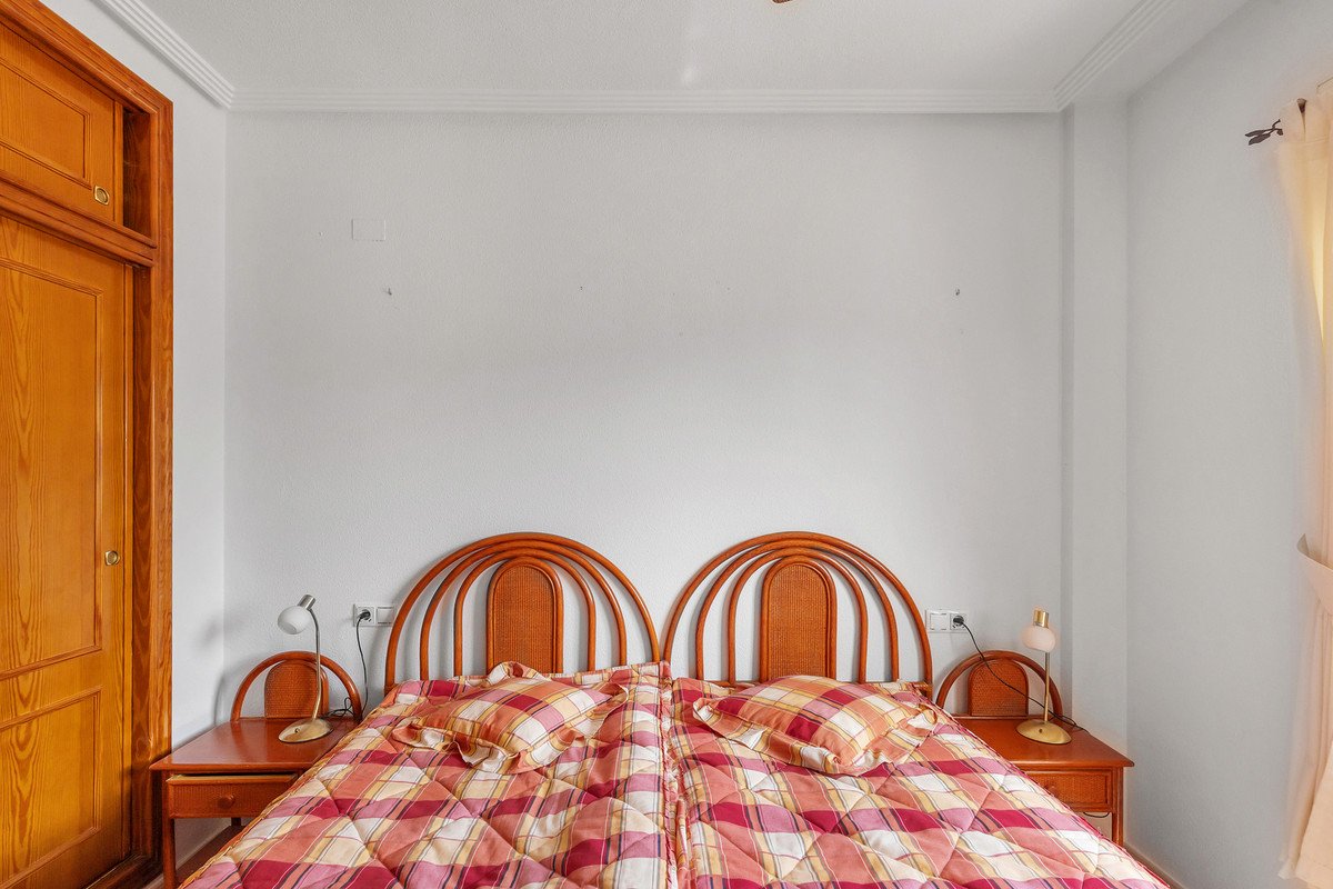 2 Bed Middle Floor Apartment in Villamartin