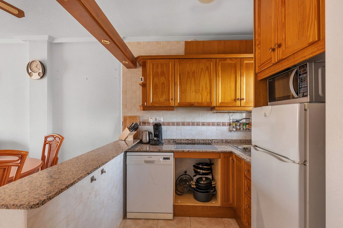 2 Bed Middle Floor Apartment in Villamartin