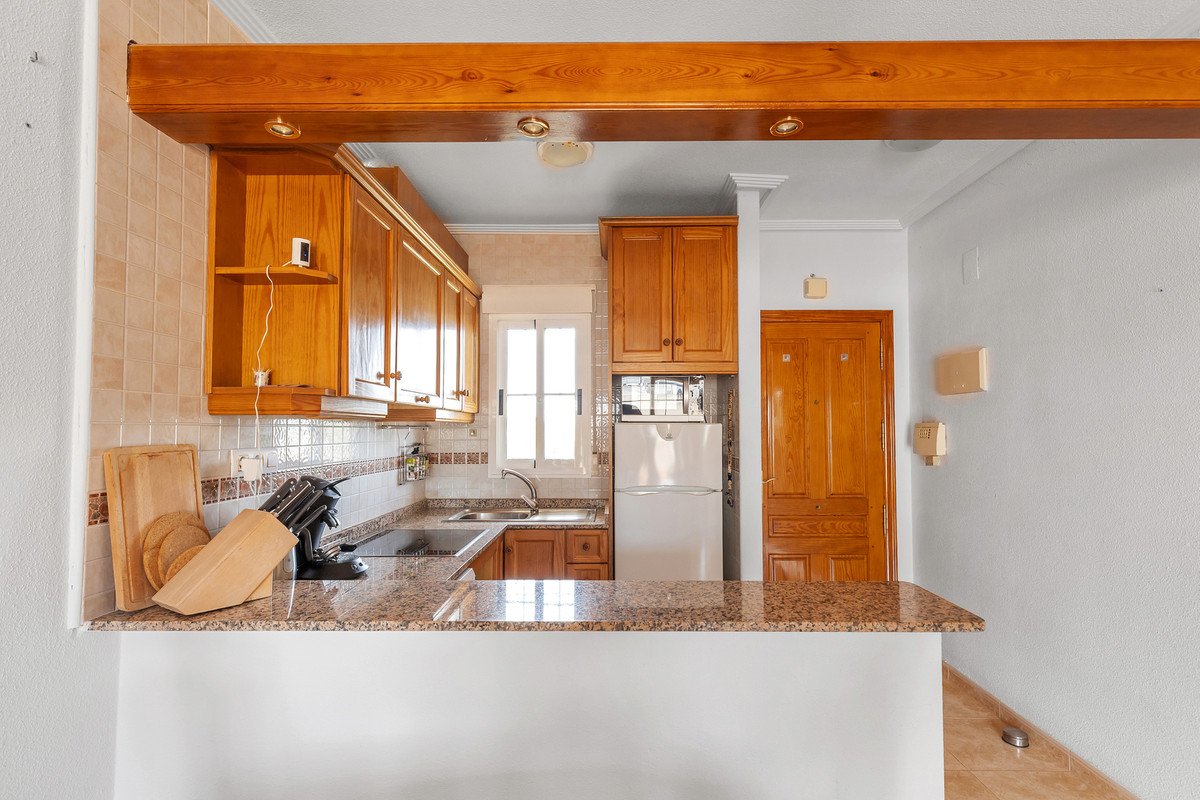 2 Bed Middle Floor Apartment in Villamartin
