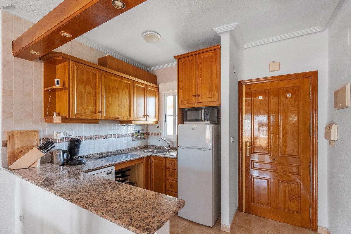 2 Bed Middle Floor Apartment in Villamartin