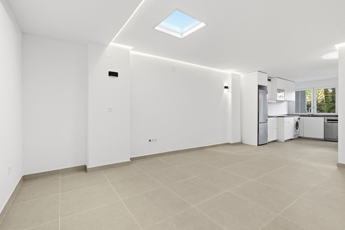 1 Bed Middle Floor Apartment in Marbella