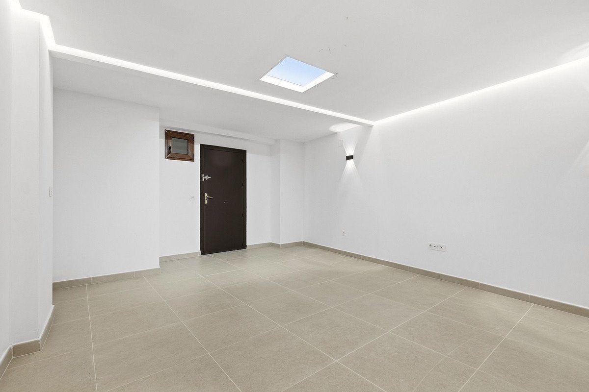 1 Bed Middle Floor Apartment in Marbella