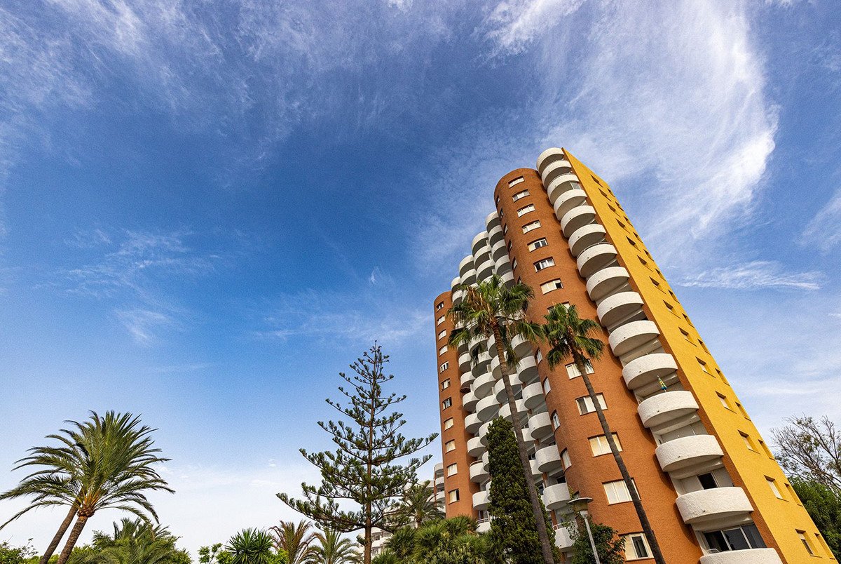 1 Bed Middle Floor Apartment in Marbella