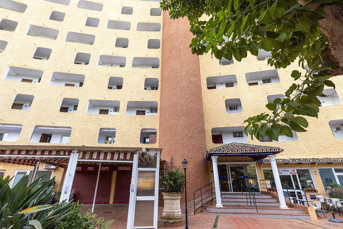 1 Bed Middle Floor Apartment in Marbella