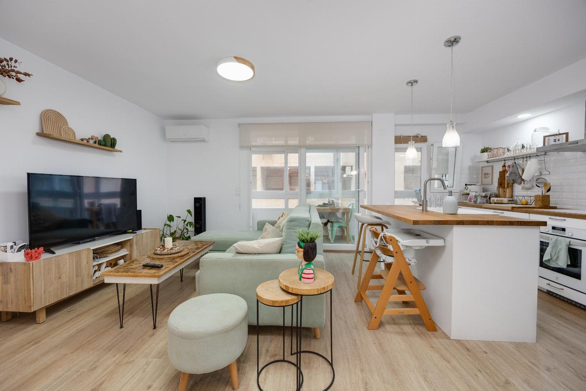 3 Bed Middle Floor Apartment in Torrevieja