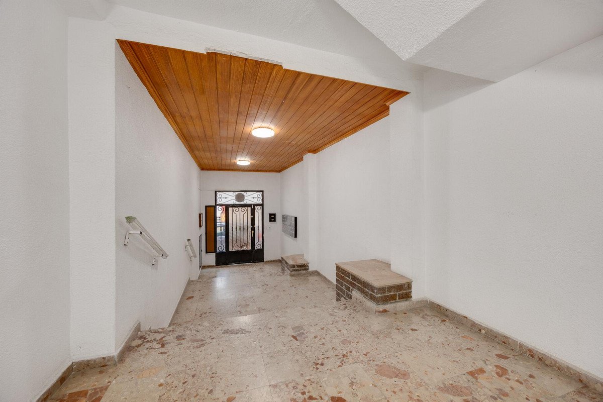 3 Bed Middle Floor Apartment in Torrevieja