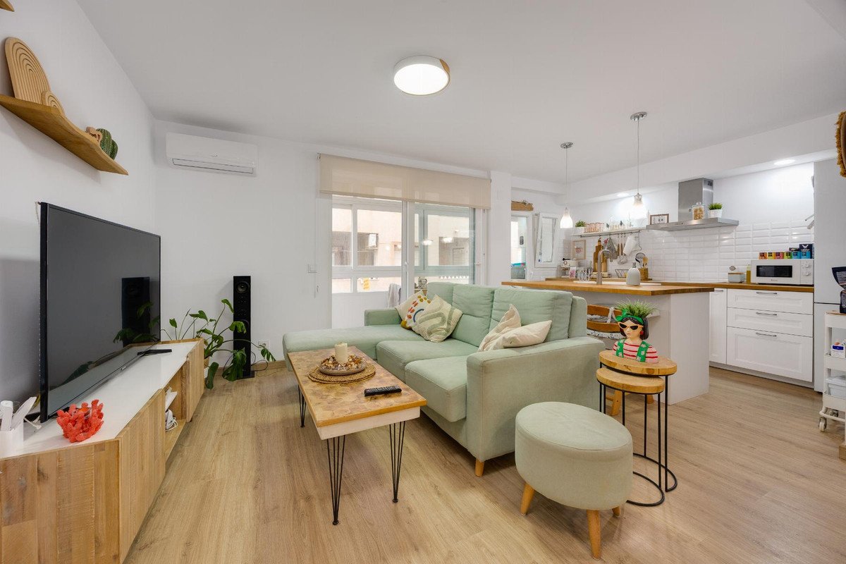 3 Bed Middle Floor Apartment in Torrevieja