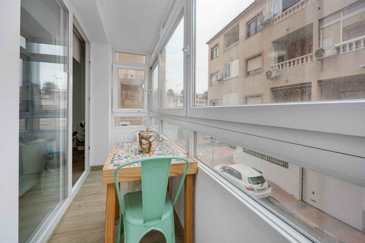 3 Bed Middle Floor Apartment in Torrevieja