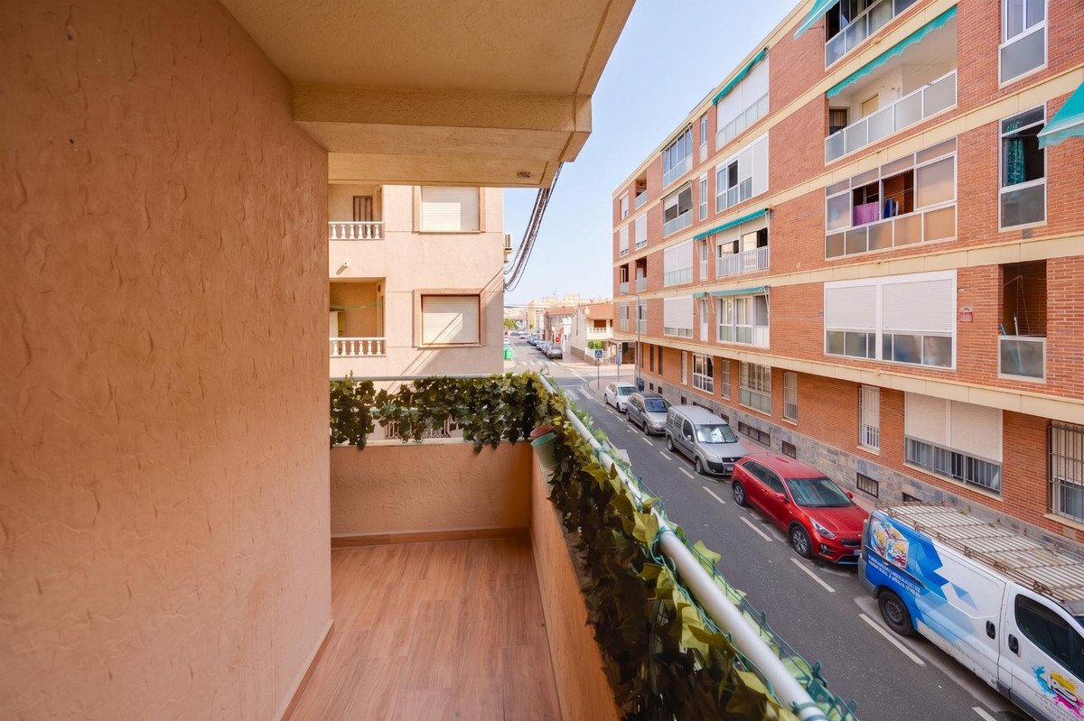 3 Bed Middle Floor Apartment in Torrevieja