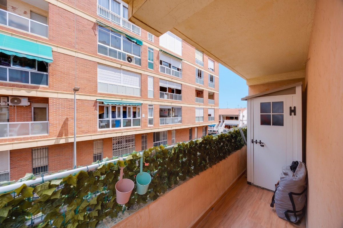 3 Bed Middle Floor Apartment in Torrevieja