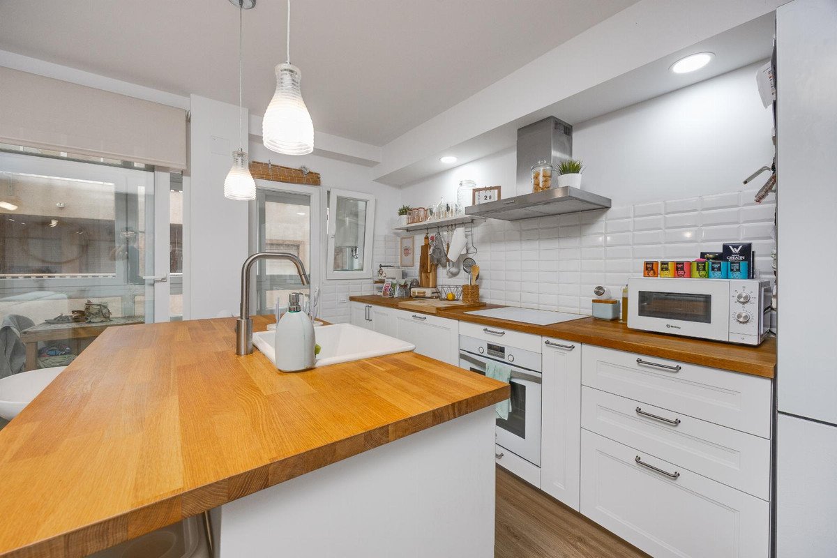 3 Bed Middle Floor Apartment in Torrevieja