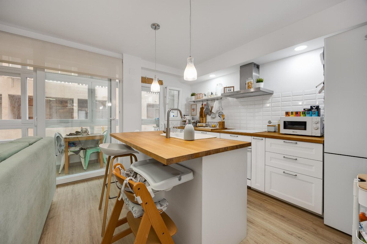 3 Bed Middle Floor Apartment in Torrevieja