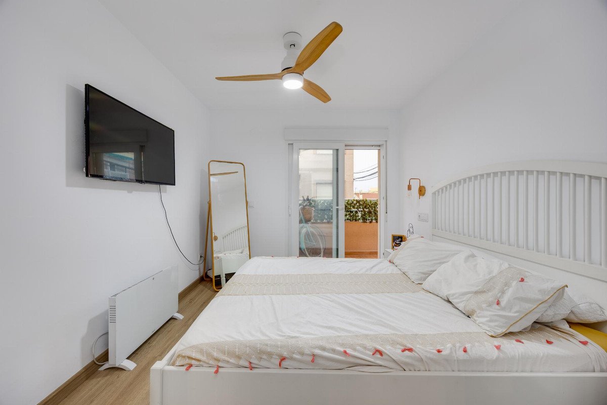3 Bed Middle Floor Apartment in Torrevieja