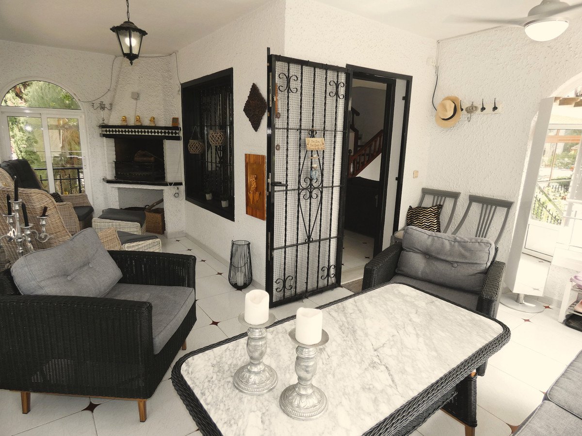3 Bed Detached Villa in Cabo Roig