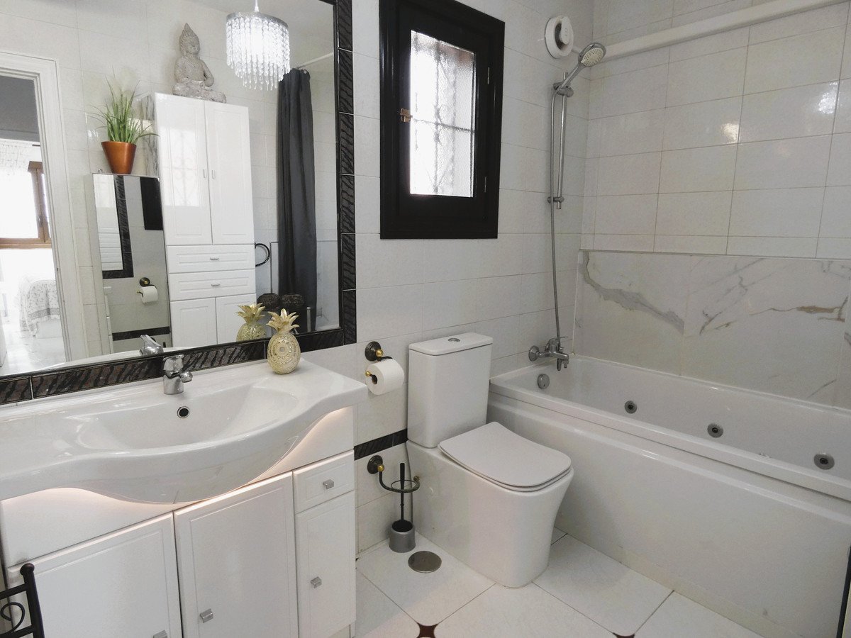 3 Bed Detached Villa in Cabo Roig