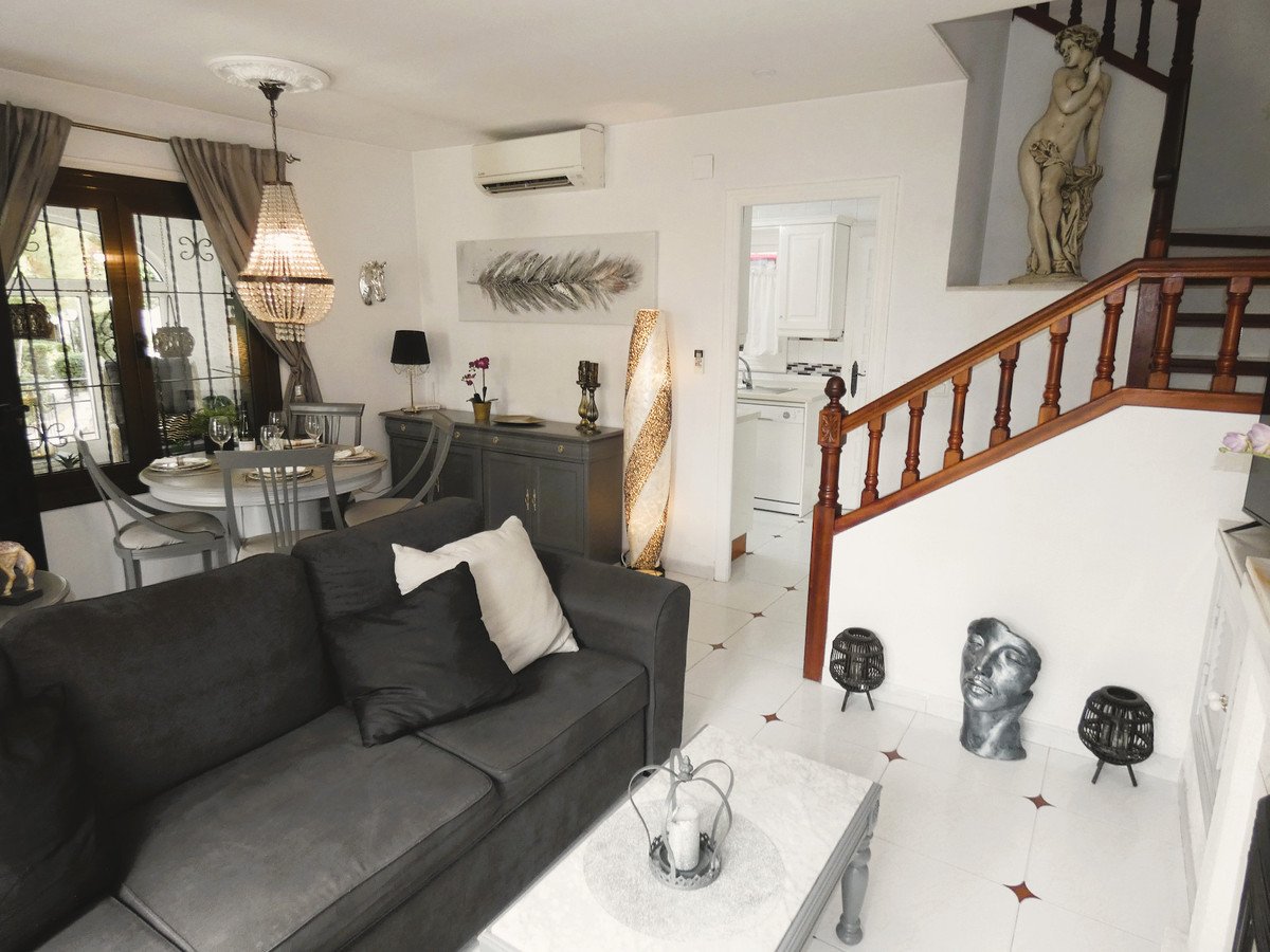 3 Bed Detached Villa in Cabo Roig