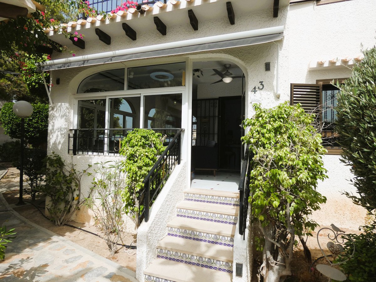 3 Bed Detached Villa in Cabo Roig
