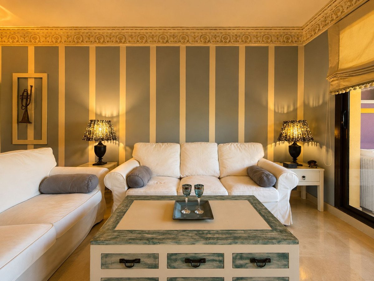 2 Bed Middle Floor Apartment in Manilva