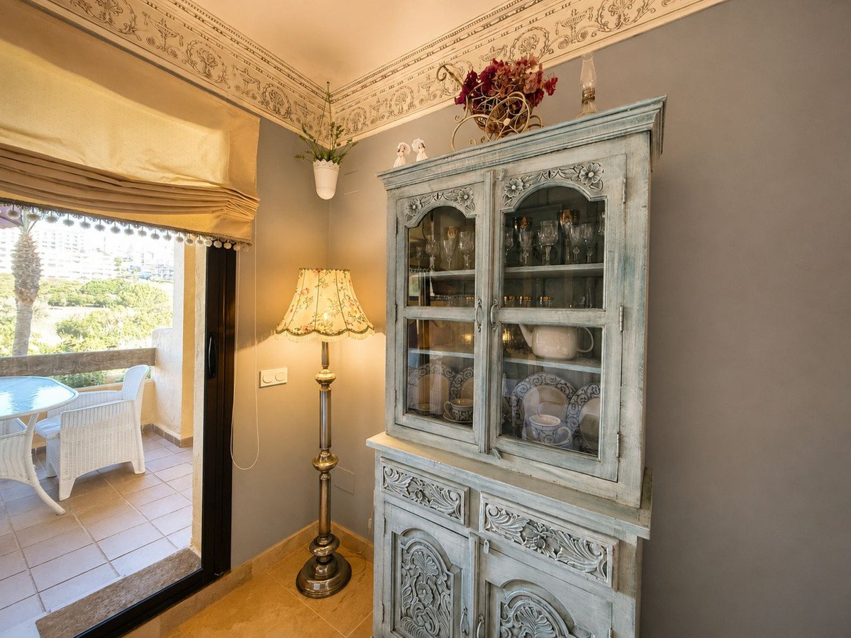 2 Bed Middle Floor Apartment in Manilva