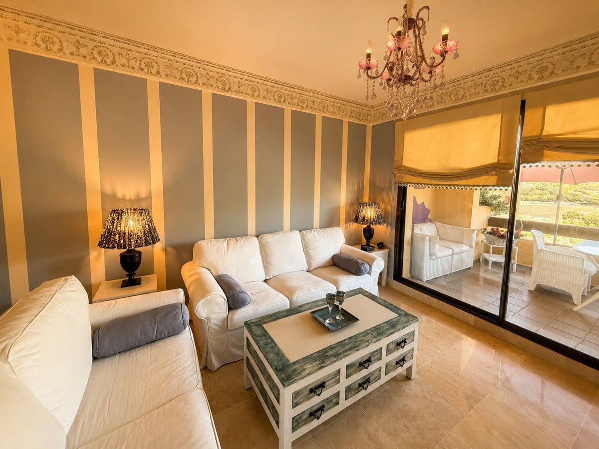 2 Bed Middle Floor Apartment in Manilva