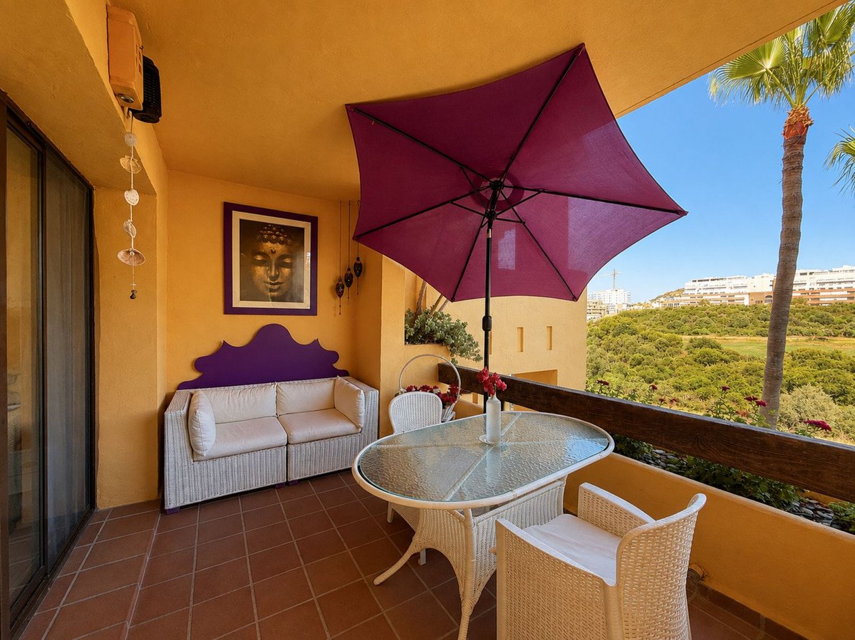 2 Bed Middle Floor Apartment in Manilva
