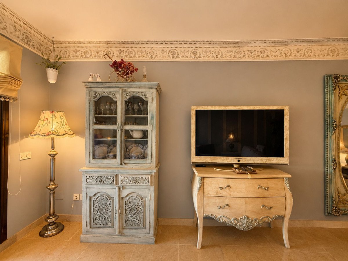 2 Bed Middle Floor Apartment in Manilva