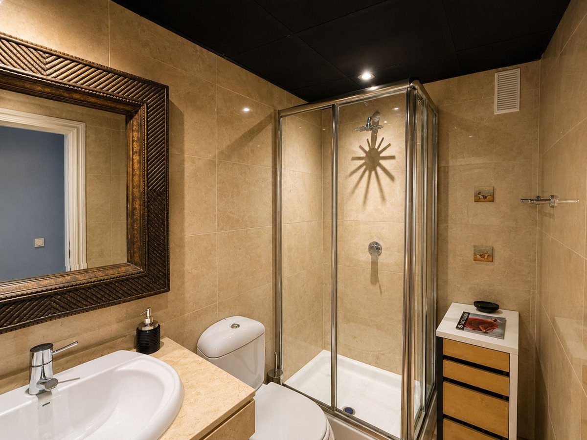 2 Bed Middle Floor Apartment in Manilva