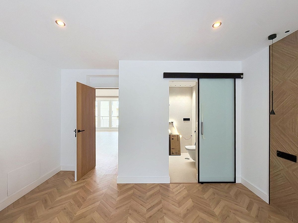 2 Bed Top Floor Apartment in Málaga Centro