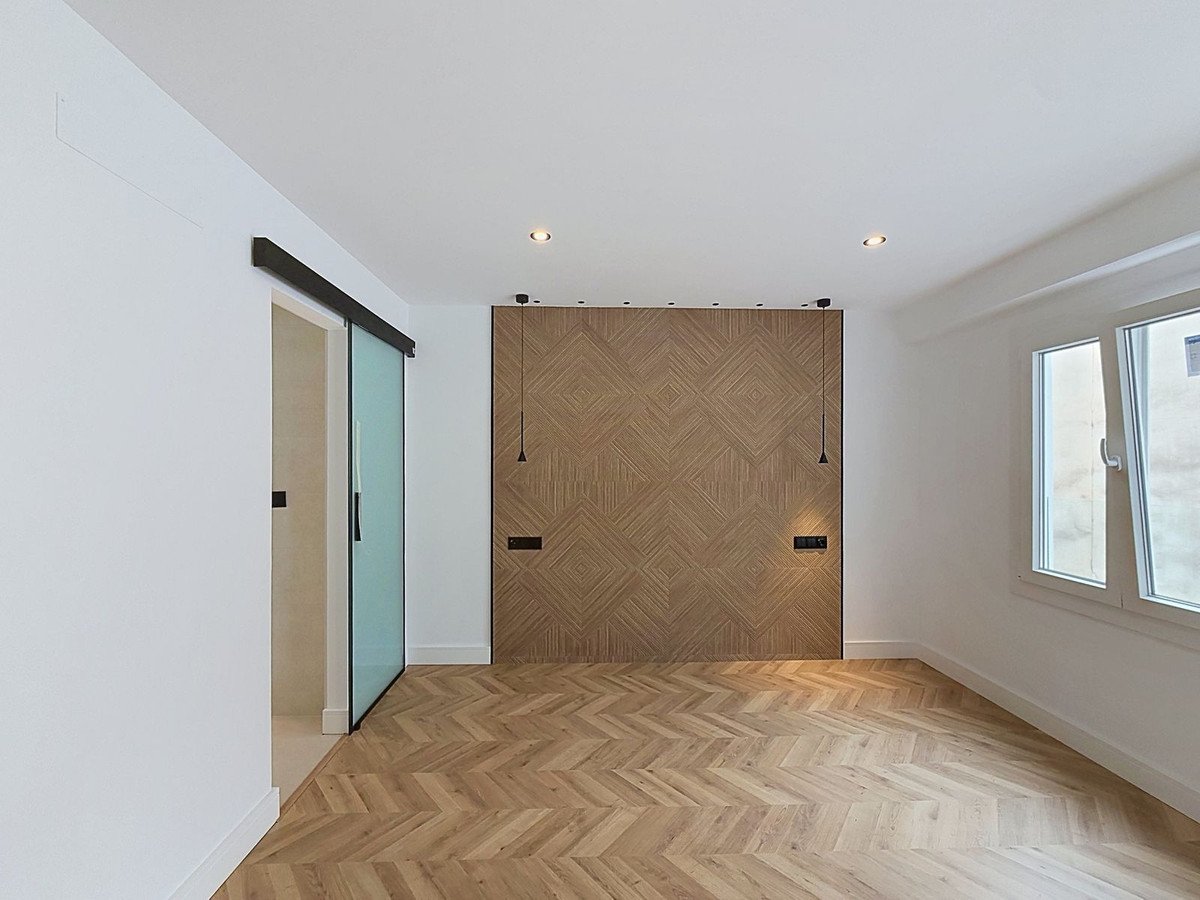 2 Bed Top Floor Apartment in Málaga Centro