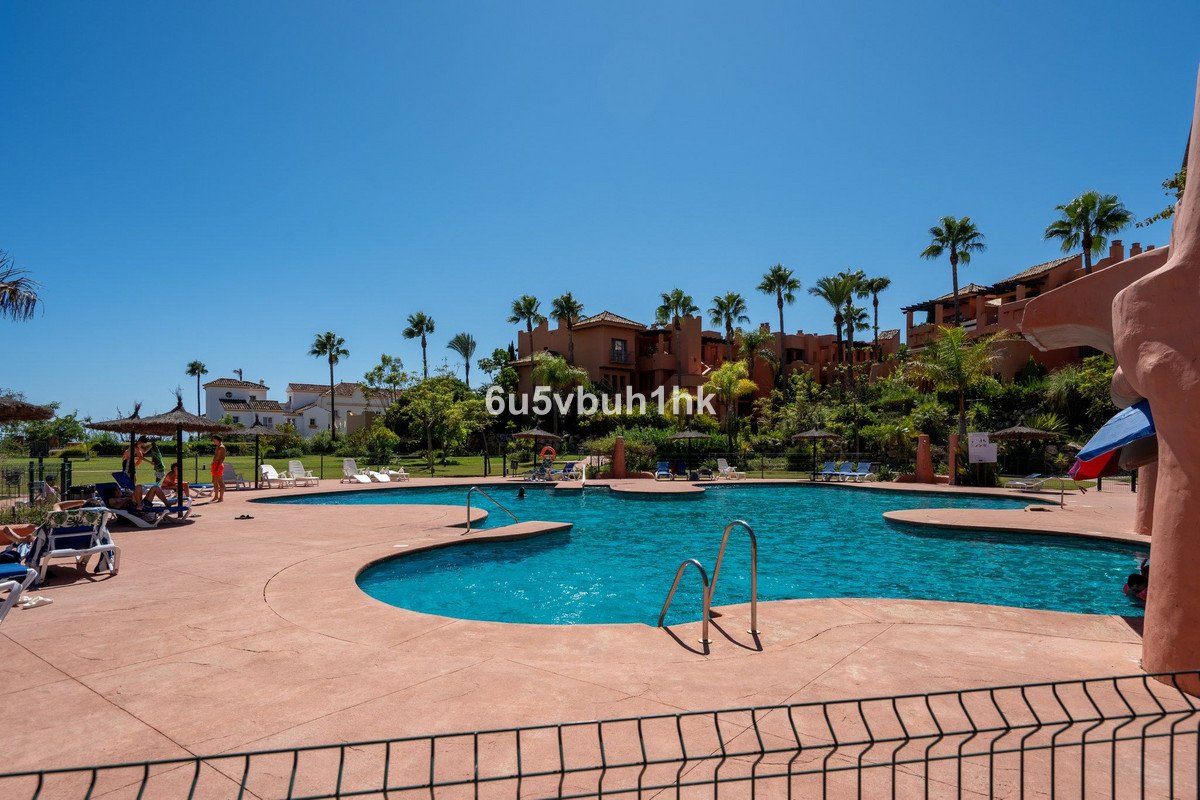 2 Bed Ground Floor Apartment in Estepona