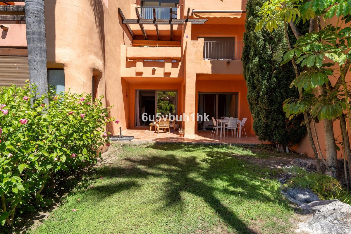 2 Bed Ground Floor Apartment in Estepona