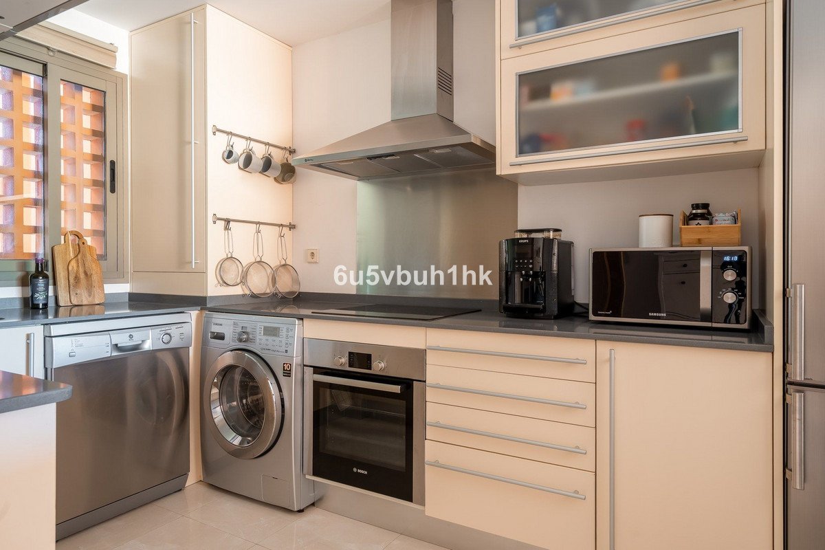 2 Bed Ground Floor Apartment in Estepona
