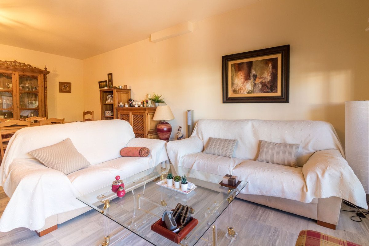 2 Bed Ground Floor Apartment in Cabopino
