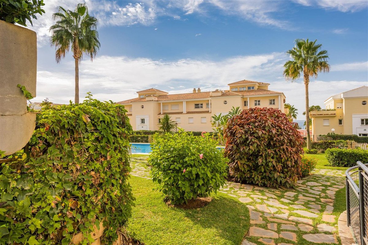 2 Bed Ground Floor Apartment in Cabopino