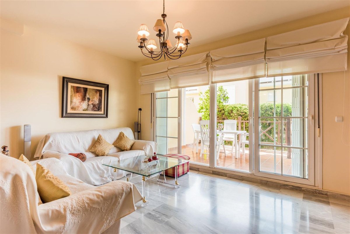 2 Bed Ground Floor Apartment in Cabopino