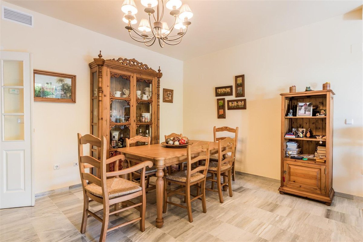 2 Bed Ground Floor Apartment in Cabopino