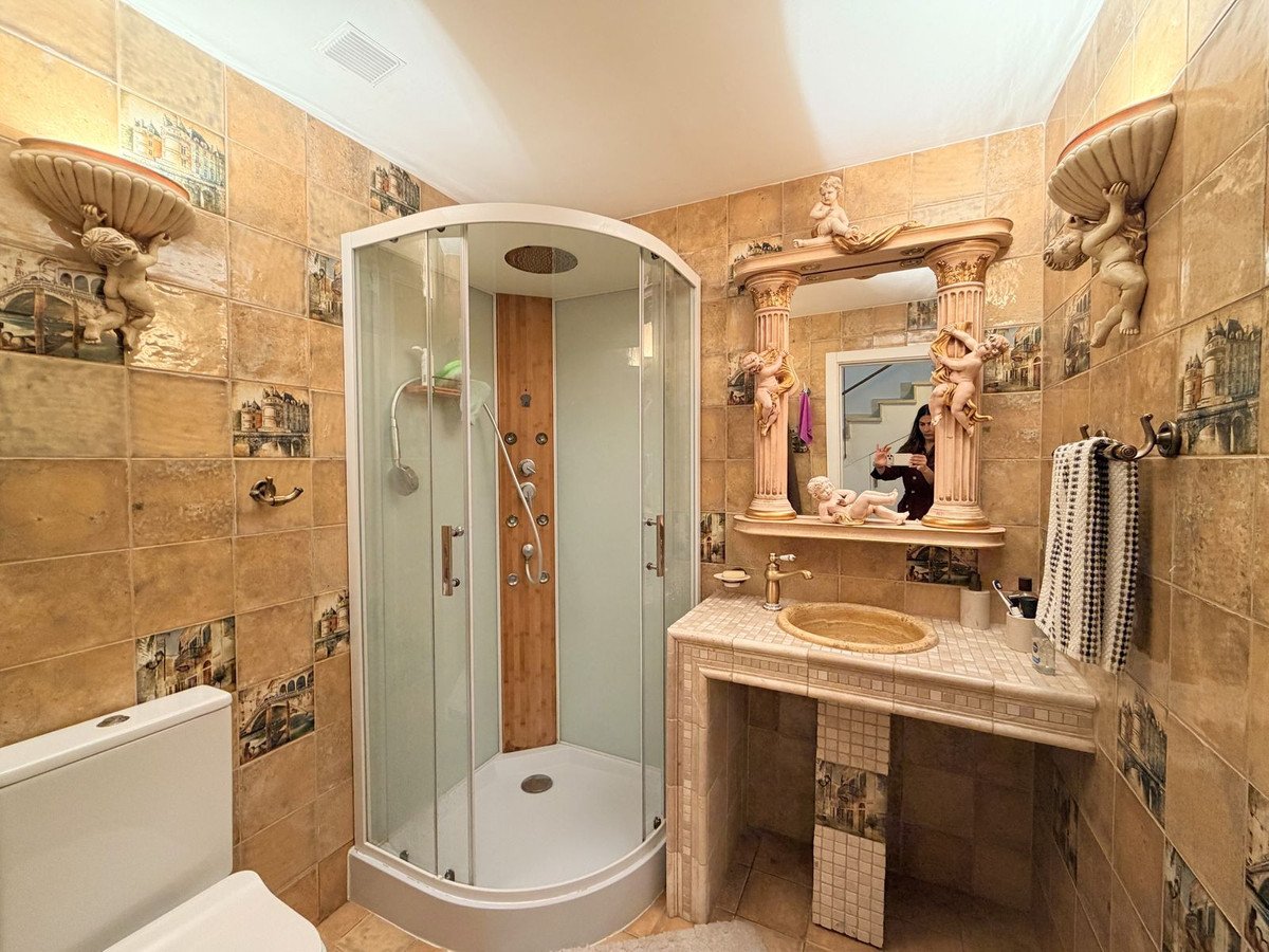 4 Bed Townhouse in La Duquesa