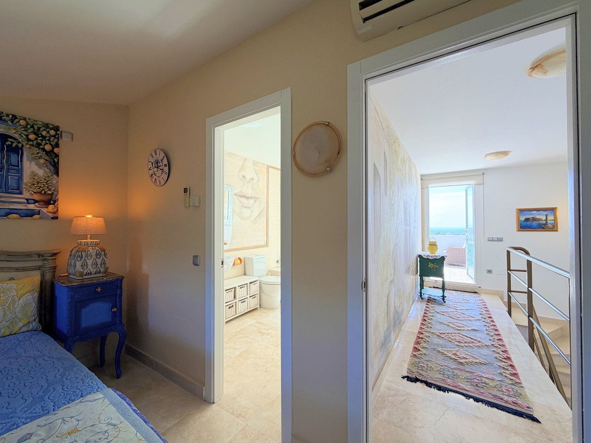 4 Bed Townhouse in La Duquesa