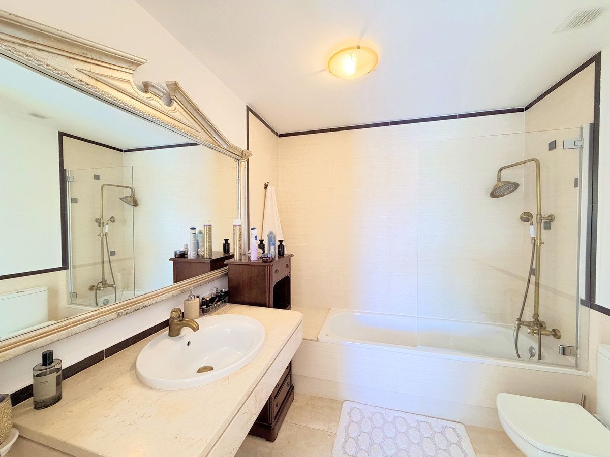 4 Bed Townhouse in La Duquesa
