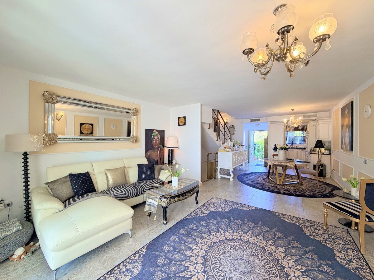 4 Bed Townhouse in La Duquesa