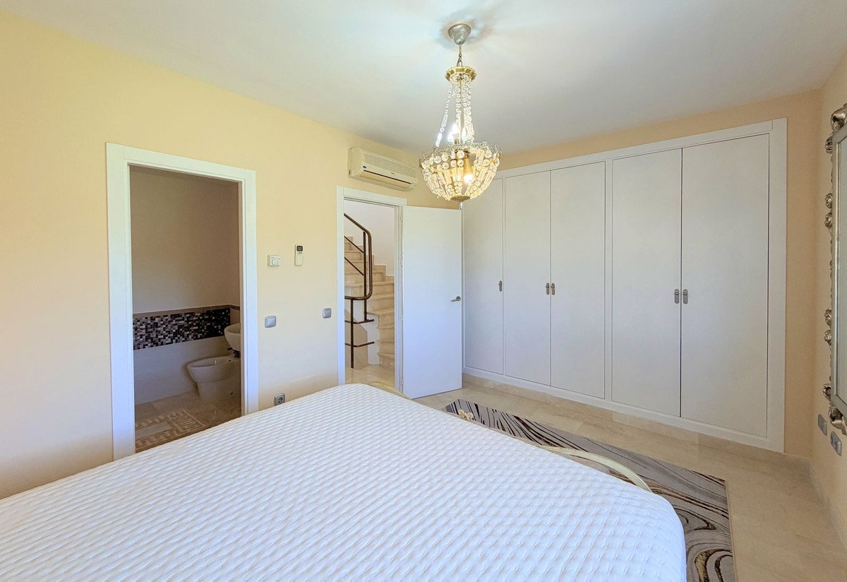 4 Bed Townhouse in La Duquesa