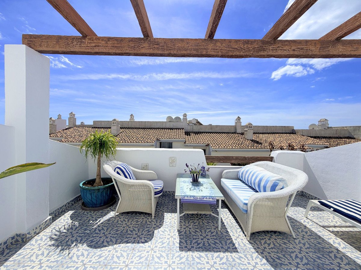 4 Bed Townhouse in La Duquesa