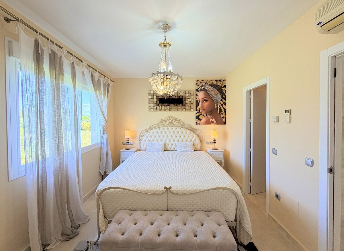 4 Bed Townhouse in La Duquesa