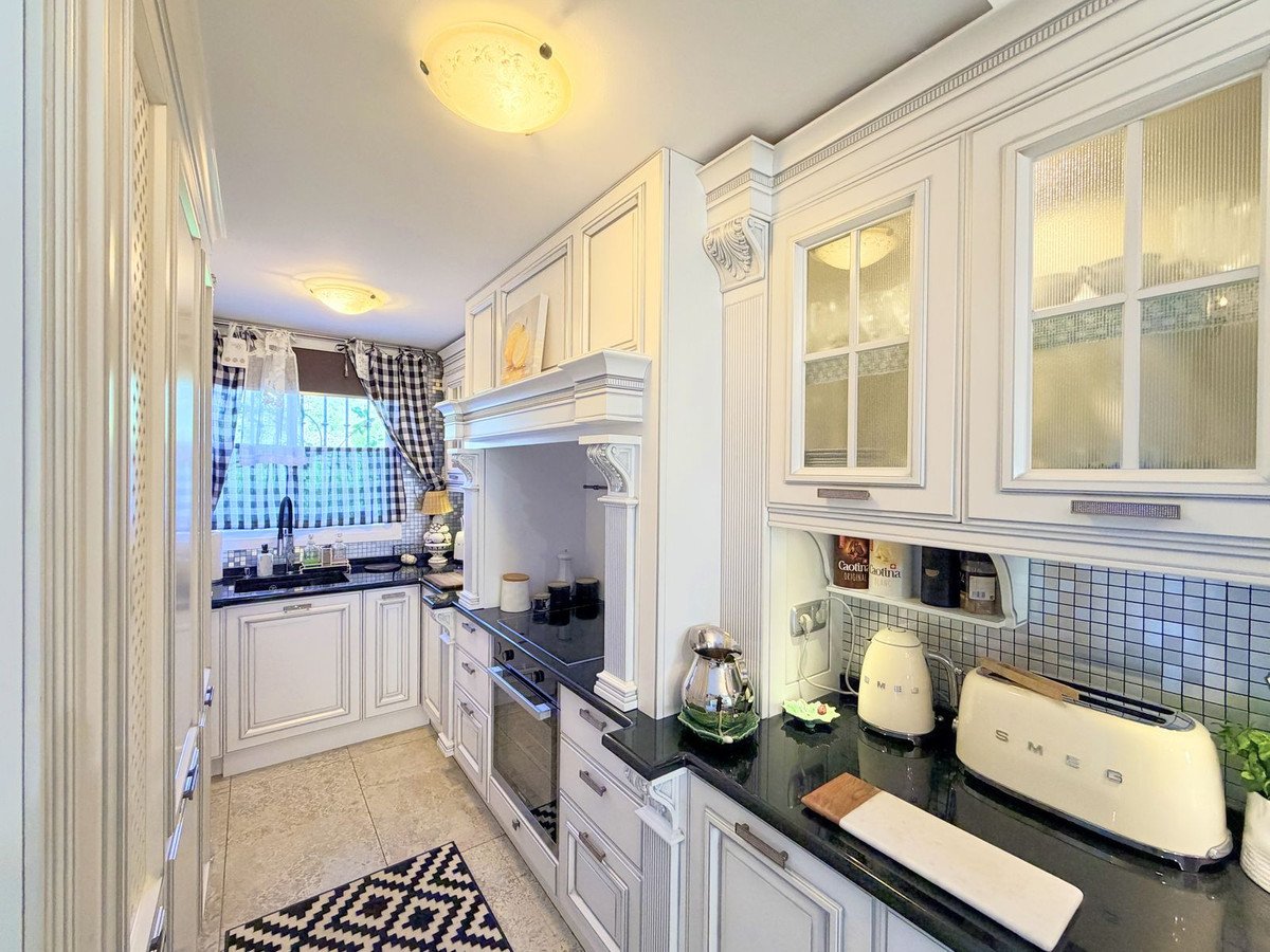 4 Bed Townhouse in La Duquesa