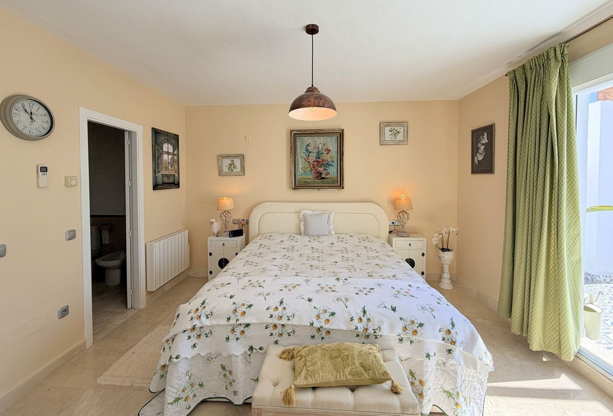 4 Bed Townhouse in La Duquesa