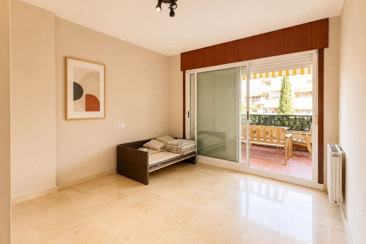 3 Bed Middle Floor Apartment in Marbella